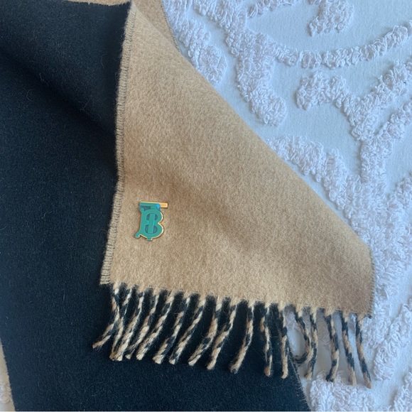 Burberry Reversible Monogram Motif Cashmere Scarf Black / Tan NWOT - Picture 3 of 7
